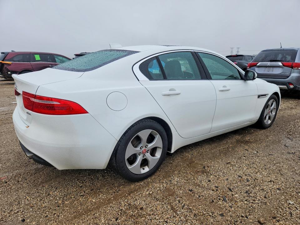 68717176 :رقم المزاد ، SAJAR4FX3JCP34333 vin ، 2018 Jaguar Xe مزاد بيع
