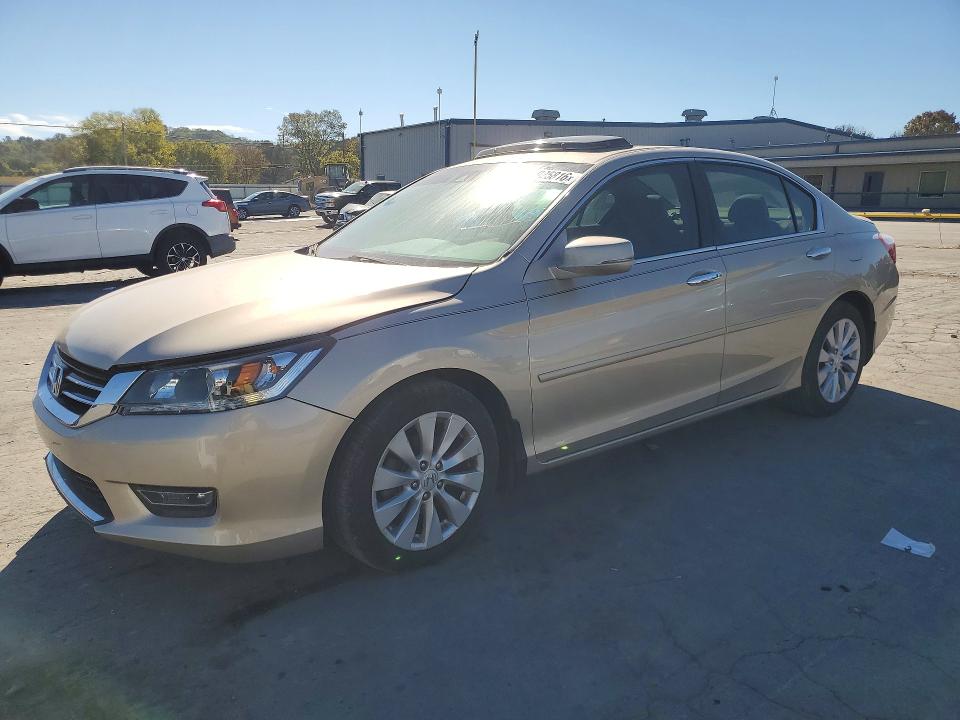 70925816 :رقم المزاد ، 1HGCR3F8XDA023904 vin ، 2013 Honda Accord مزاد بيع