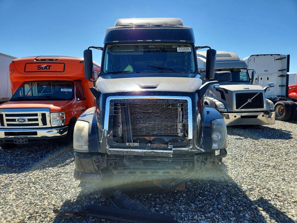Продаж на аукціоні авто 2015 Volvo Vnl, vin: 4V4N99EH2FN910859, номер лоту: 67630306