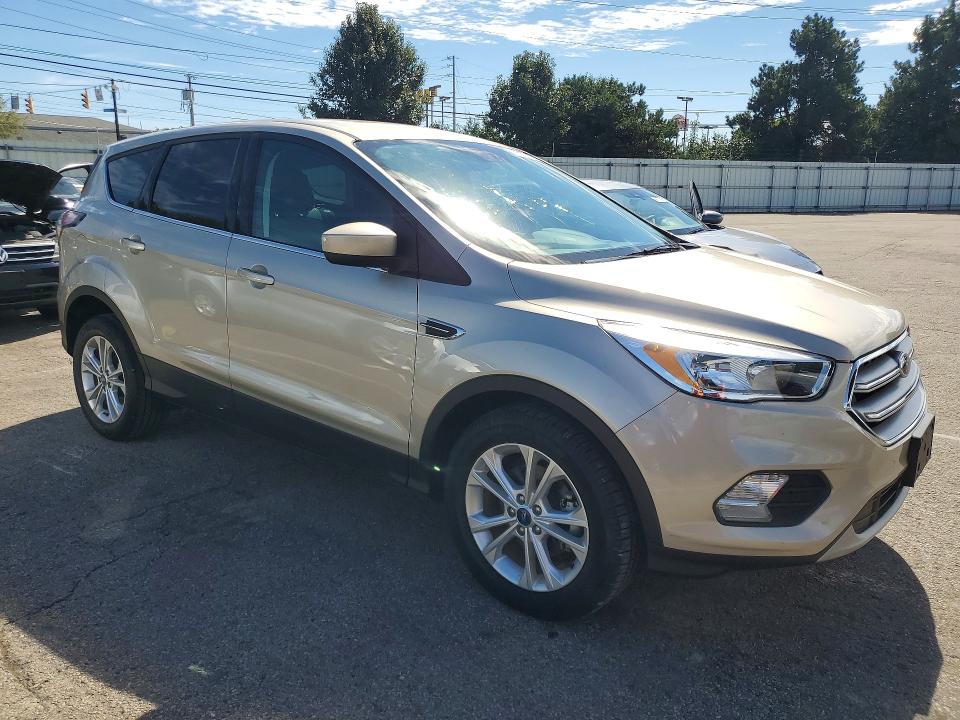 Продаж на аукціоні авто 2017 Ford Escape, vin: 1FMCU0GD5HUA78686, номер лоту: 69969676