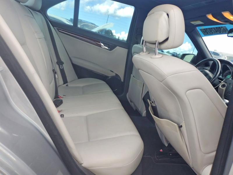 68047976 :رقم المزاد ، WDDGF5EB6AR104547 vin ، 2010 Mercedes-benz C مزاد بيع
