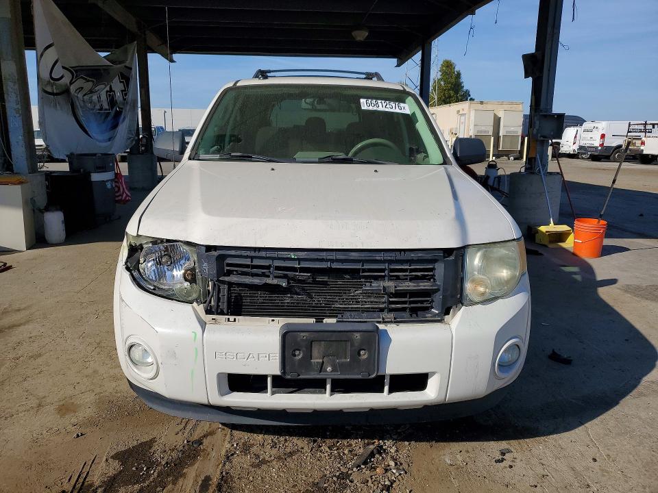 2010 Ford Escape მანქანა იყიდება აუქციონზე, vin: 1FMCU4K35AKB30261, აუქციონის ნომერი: 66812576