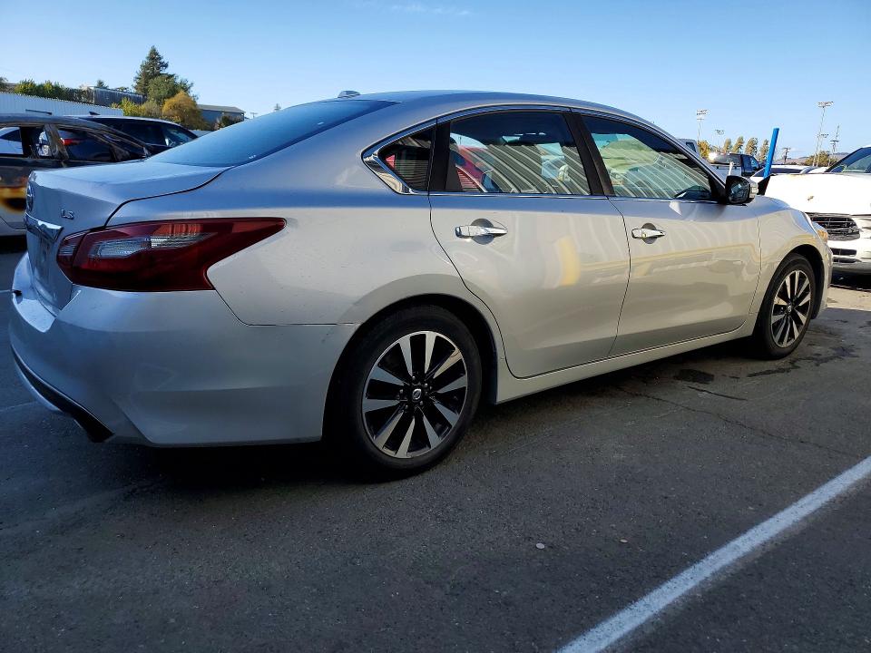 Aukcja sprzedaży 2018 Nissan Altima, vin: 1N4AL3AP2JC225597, numer aukcji: 67544536