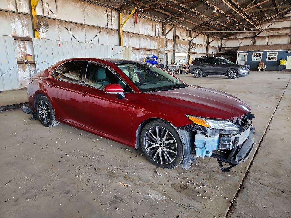 67399886 :رقم المزاد ، 4T1F11AK8NU013538 vin ، 2022 Toyota Camry مزاد بيع