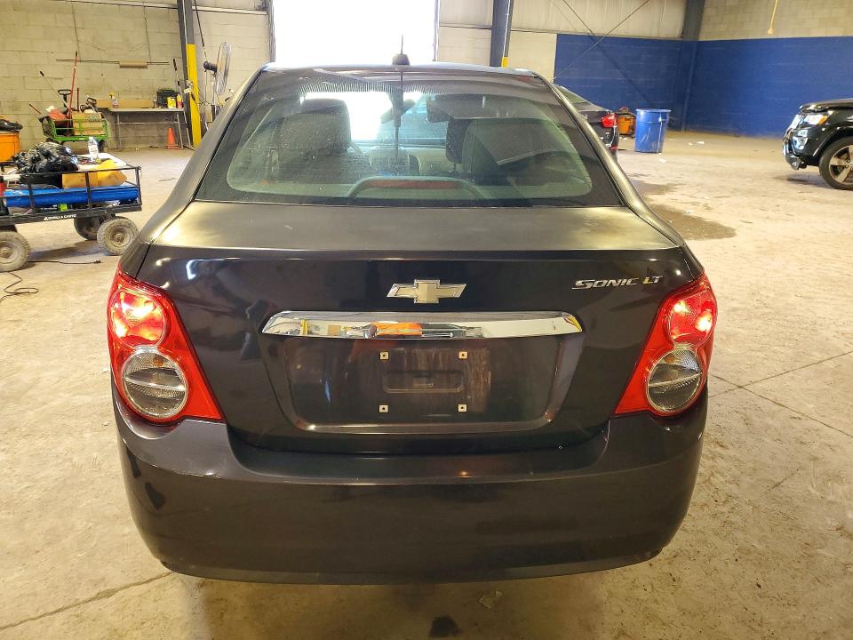 67897796 :رقم المزاد ، 1G1JC5SG3F4113566 vin ، 2015 Chevrolet Sonic مزاد بيع