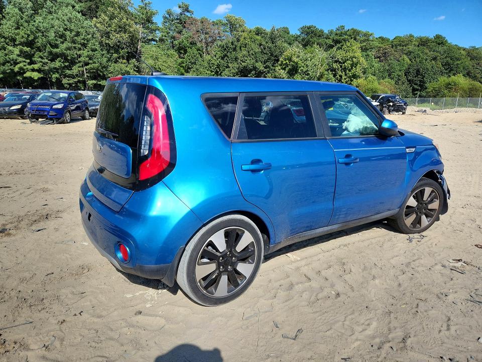 68014706 :رقم المزاد ، KNDJP3A50H7501372 vin ، 2017 Kia Soul مزاد بيع