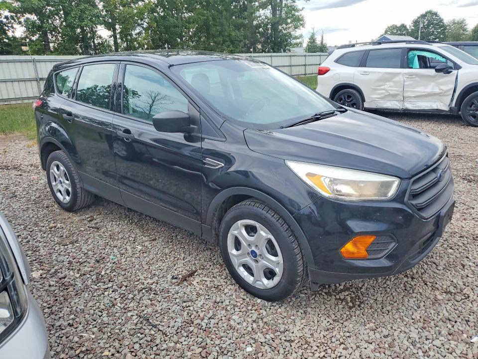 2017 Ford Escape მანქანა იყიდება აუქციონზე, vin: 1FMCU0F79HUE28610, აუქციონის ნომერი: 68883806