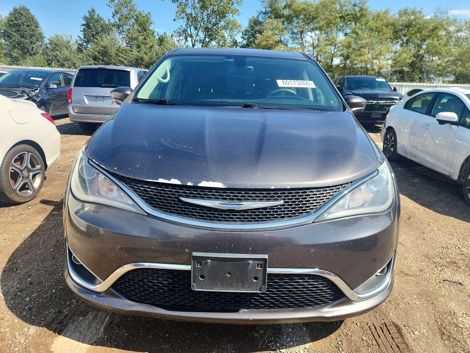 69173466 :رقم المزاد ، 2C4RC1FG0JR101801 vin ، 2018 Chrysler Pacifica مزاد بيع