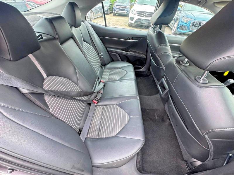68888376 :رقم المزاد ، 4T1G11AK0MU444085 vin ، 2021 Toyota Camry مزاد بيع
