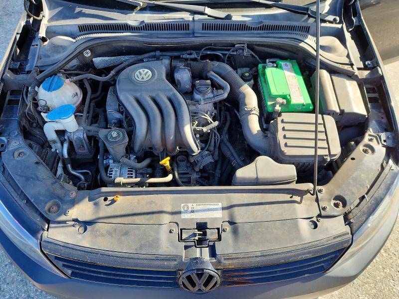 70923856 :رقم المزاد ، 3VW2K7AJXBM300533 vin ، 2011 Volkswagen Jetta مزاد بيع
