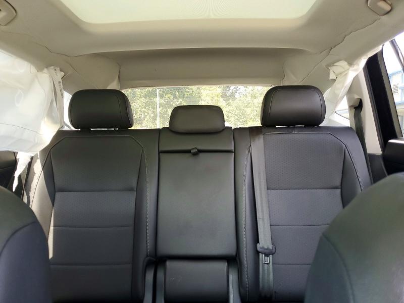 68642166 :رقم المزاد ، 3VV2B7AX2JM029698 vin ، 2018 Volkswagen Tiguan مزاد بيع