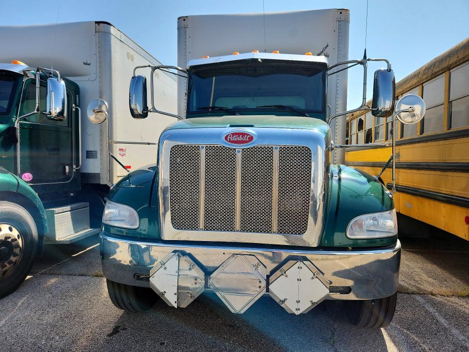 Продажа на аукционе авто 2018 Peterbilt 348, vin: 2NP3KM8X3JM482430, номер лота: 66986266