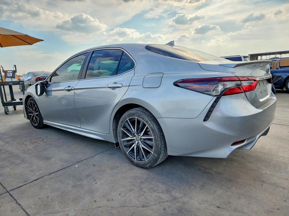 Auction sale of the 2021 Toyota Camry, vin: 4T1T11AK7MU457494, lot number: 70422496