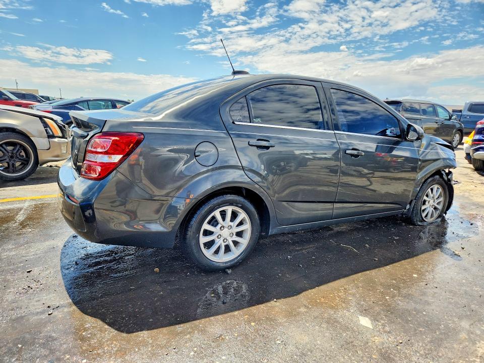 67330226 :رقم المزاد ، 1G1JD5SH1H4133128 vin ، 2017 Chevrolet Sonic مزاد بيع