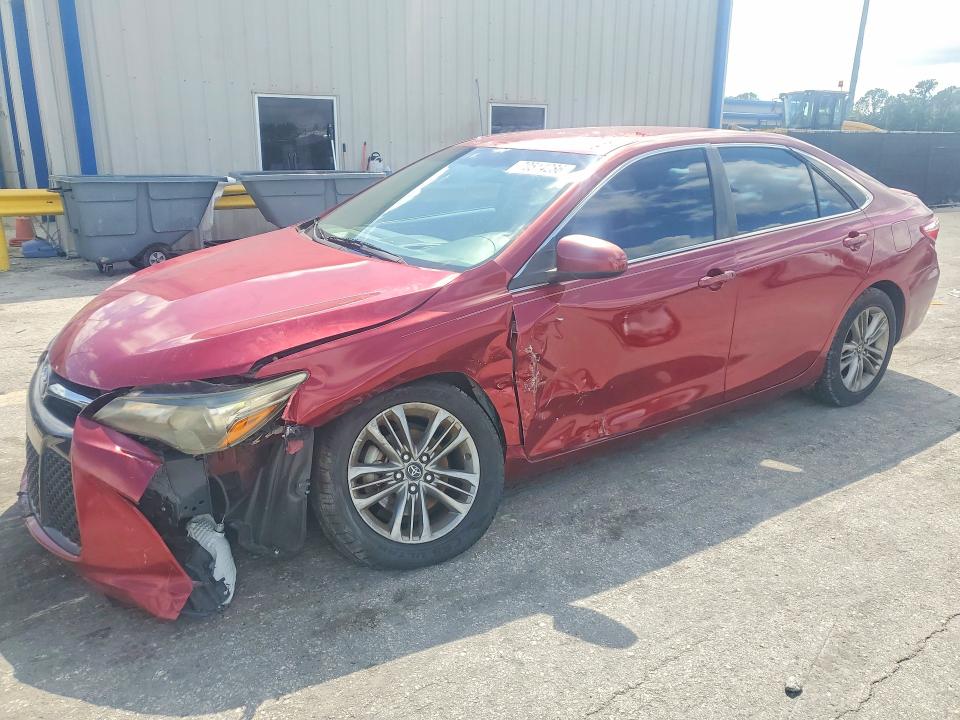 70514286 :رقم المزاد ، 4T1BF1FK4HU730824 vin ، 2017 Toyota Camry مزاد بيع