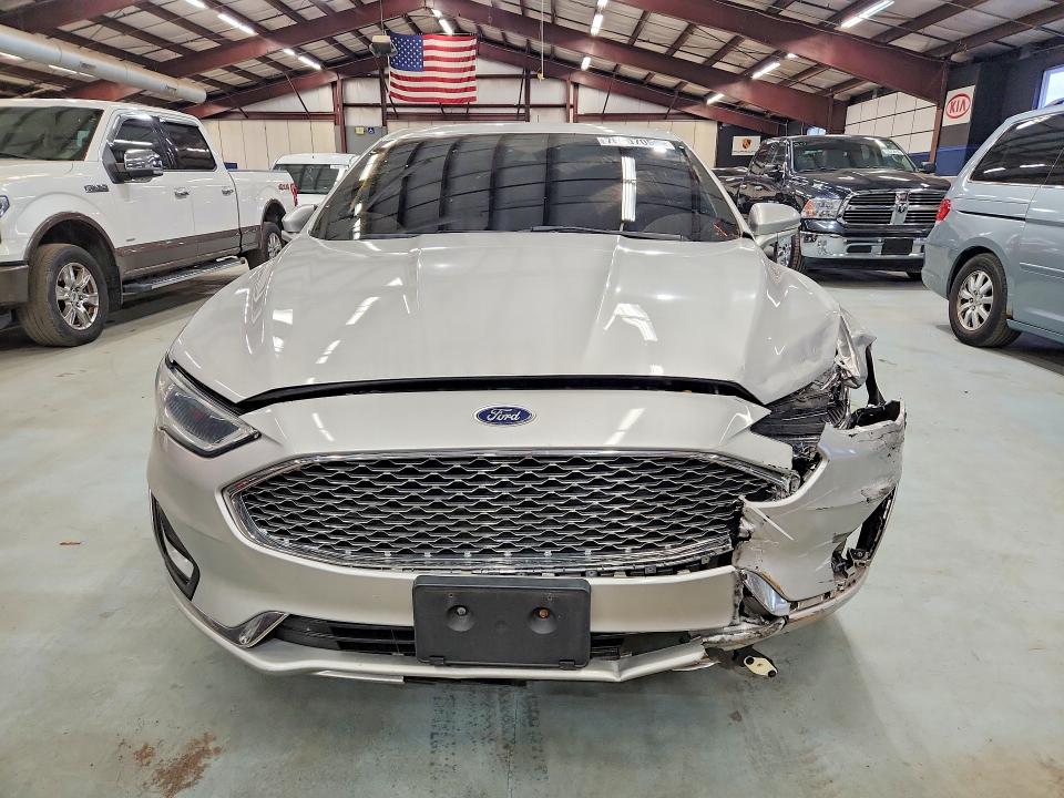 70507056 :رقم المزاد ، 3FA6P0SU9KR157394 vin ، 2019 Ford Fusion مزاد بيع