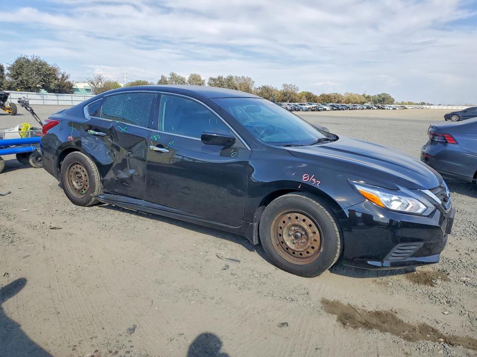 69787706 :رقم المزاد ، 1N4AL3AP0JC180126 vin ، 2018 Nissan Altima مزاد بيع