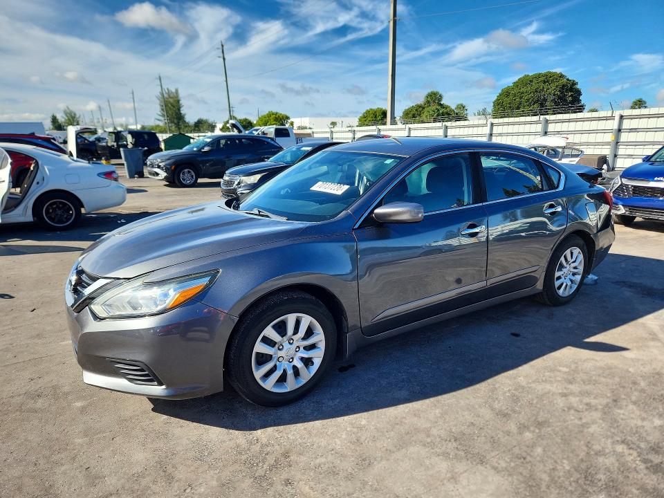 70137236 :رقم المزاد ، 1N4AL3AP1HC148098 vin ، 2017 Nissan Altima مزاد بيع