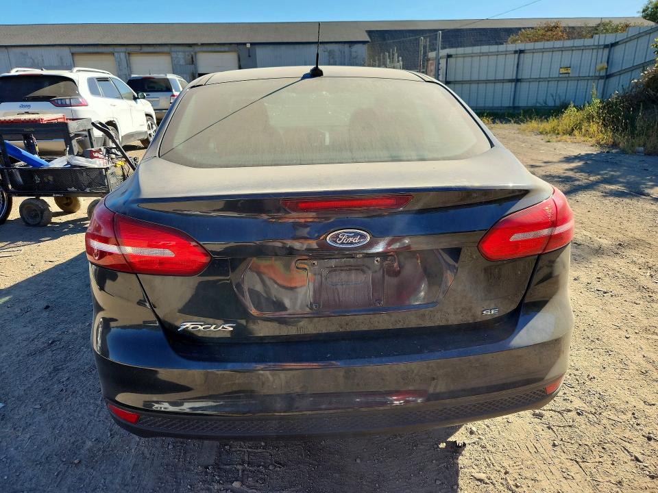 70544176 :رقم المزاد ، 1FADP3F26FL293309 vin ، 2015 Ford Focus مزاد بيع