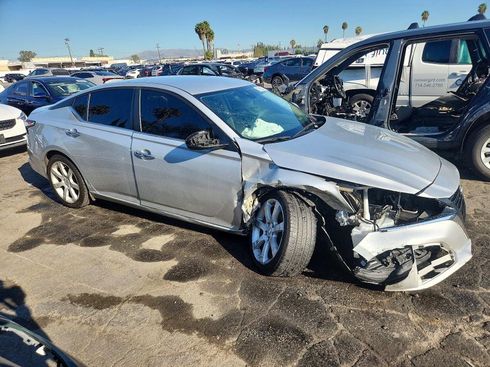 67837476 :رقم المزاد ، 1N4BL4BV9PN371919 vin ، 2023 Nissan Altima مزاد بيع