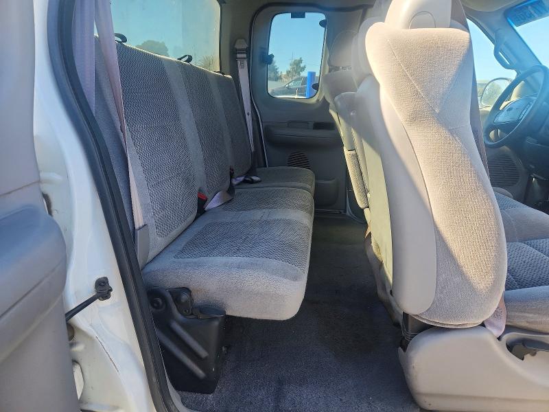 70877436 :رقم المزاد ، 1FTRX17L42NA70504 vin ، 2002 Ford F150 مزاد بيع