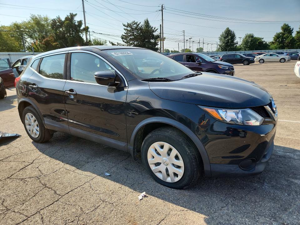 67189256 :رقم المزاد ، JN1BJ1CP7JW108296 vin ، 2018 Nissan Rogue Sport مزاد بيع
