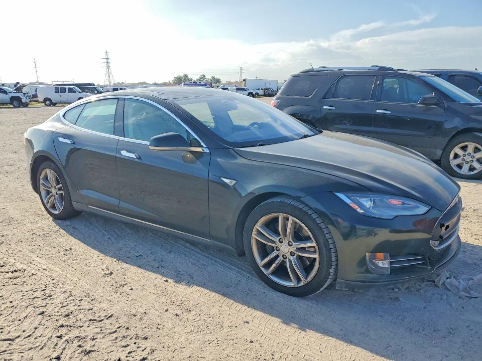 Продажа на аукционе авто 2013 Tesla Model S, vin: 5YJSA1CNXDFP09108, номер лота: 68391976