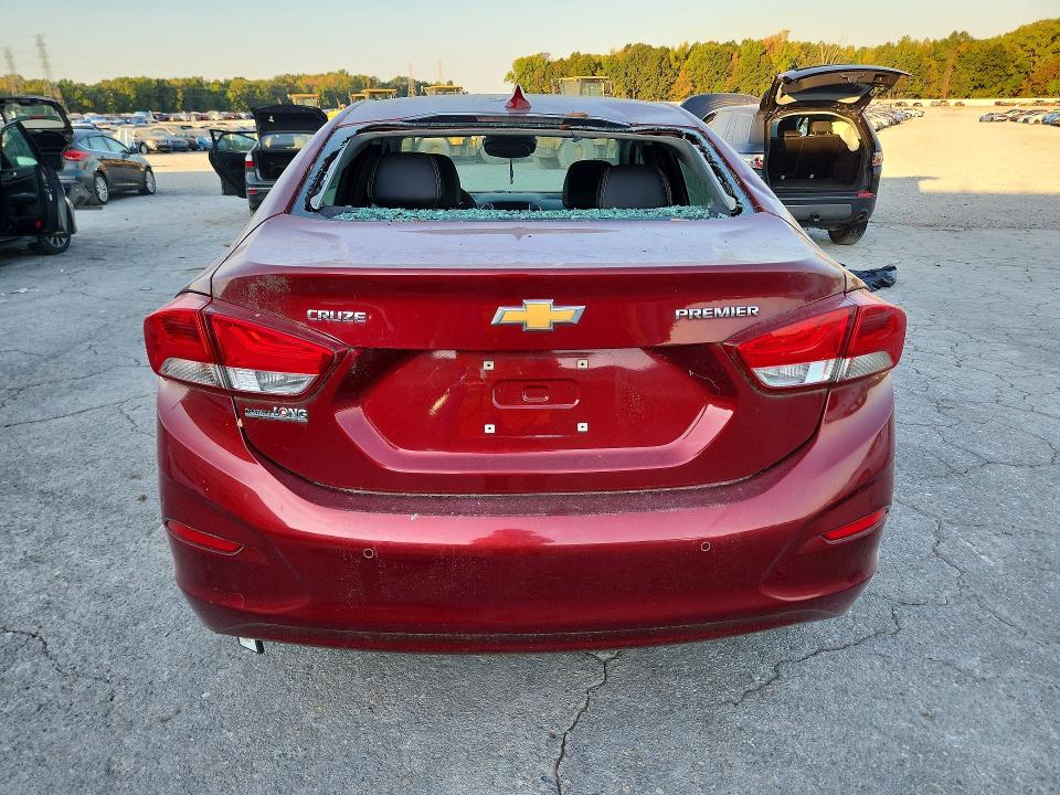 68341646 :رقم المزاد ، 1G1BF5SM7K7105089 vin ، 2019 Chevrolet Cruze مزاد بيع