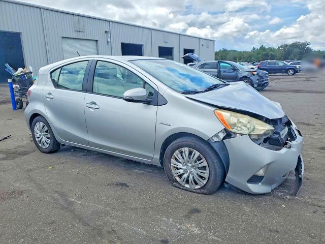 Продаж на аукціоні авто 2013 Toyota Prius C, vin: JTDKDTB34D1048865, номер лоту: 69892746
