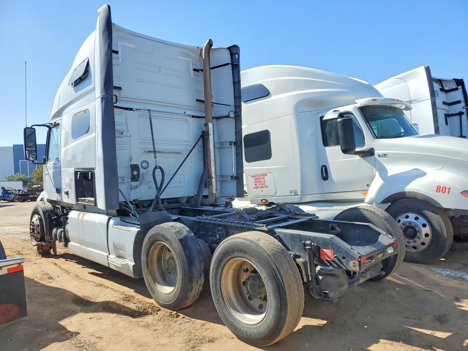 Продаж на аукціоні авто 2021 Volvo Vnl, vin: 4V4NC9EJ2MN282139, номер лоту: 70658946