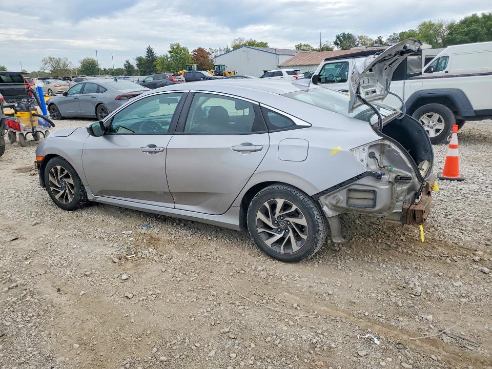 70333396 :رقم المزاد ، 2HGFC2F77JH606556 vin ، 2018 Honda Civic مزاد بيع