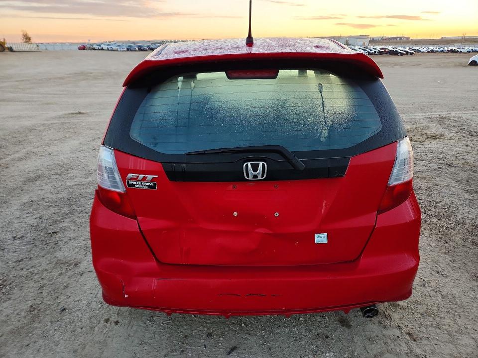 69236786 :رقم المزاد ، LUCGE8H72E3001359 vin ، 2014 Honda Fit مزاد بيع