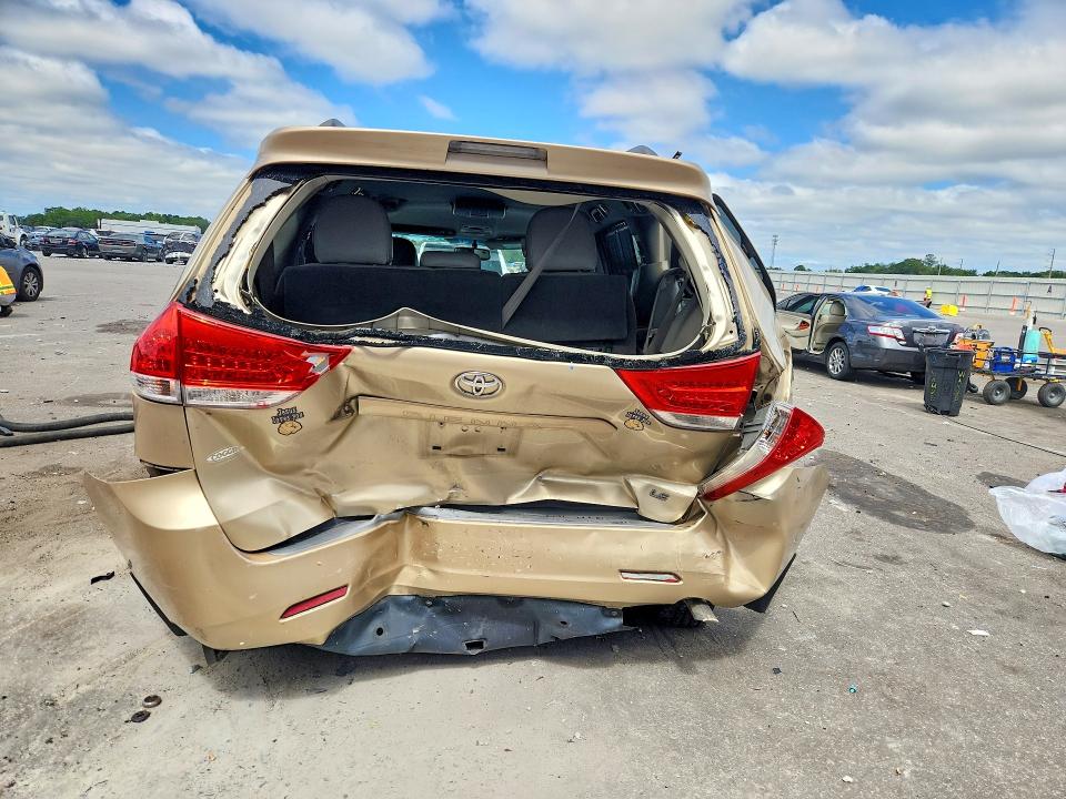 2011 Toyota Sienna მანქანა იყიდება აუქციონზე, vin: 5TDKK3DC0BS122222, აუქციონის ნომერი: 70513436