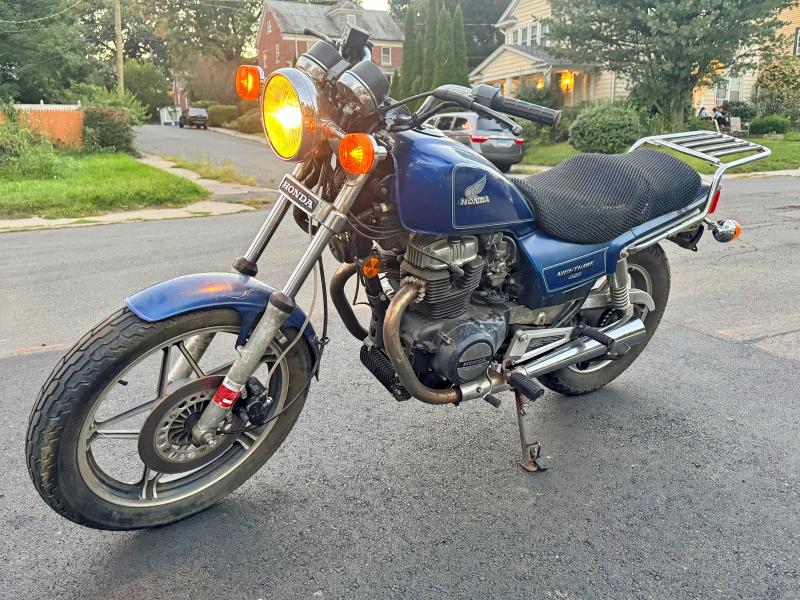 70403006 :رقم المزاد ، PC0551GM401657 vin ، 1986 Honda Nighthawk مزاد بيع