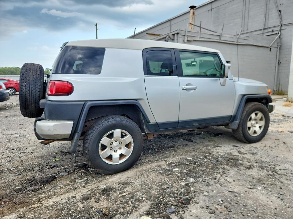 69572986 :رقم المزاد ، JTEBU11F270007043 vin ، 2007 Toyota Fj Cruiser مزاد بيع