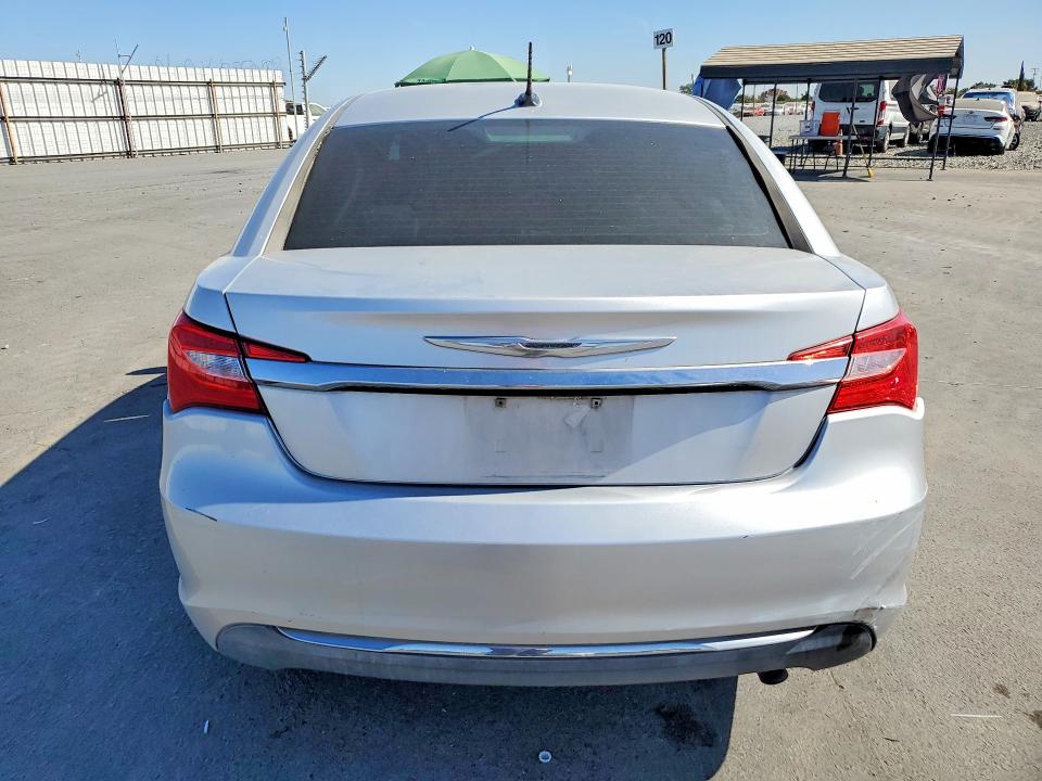 68819756 :رقم المزاد ، 1C3CCBAB4CN289573 vin ، 2012 Chrysler 200 مزاد بيع