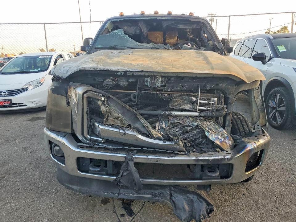 68371116 :رقم المزاد ، 1FT8W3BT4FED05250 vin ، 2015 Ford F350 مزاد بيع