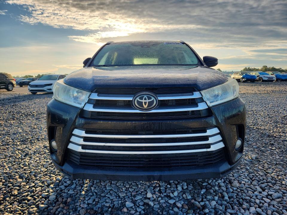 Продаж на аукціоні авто 2018 Toyota Highlander, vin: 5TDKZRFH6JS546929, номер лоту: 68252556