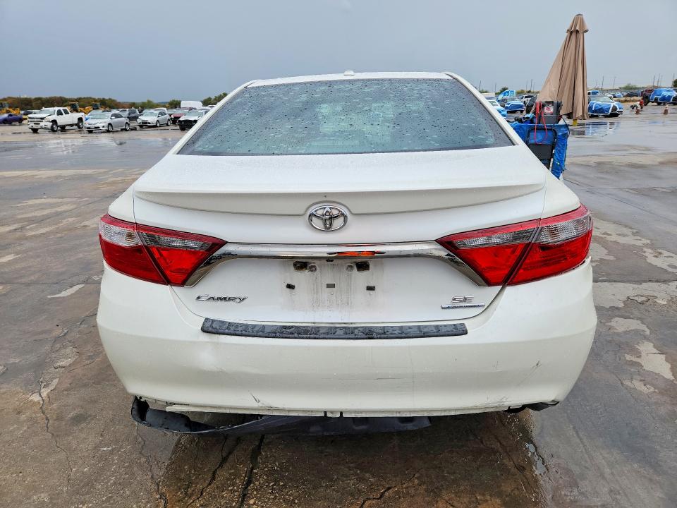 70930546 :رقم المزاد ، 4T1BF1FK6GU163966 vin ، 2016 Toyota Camry مزاد بيع