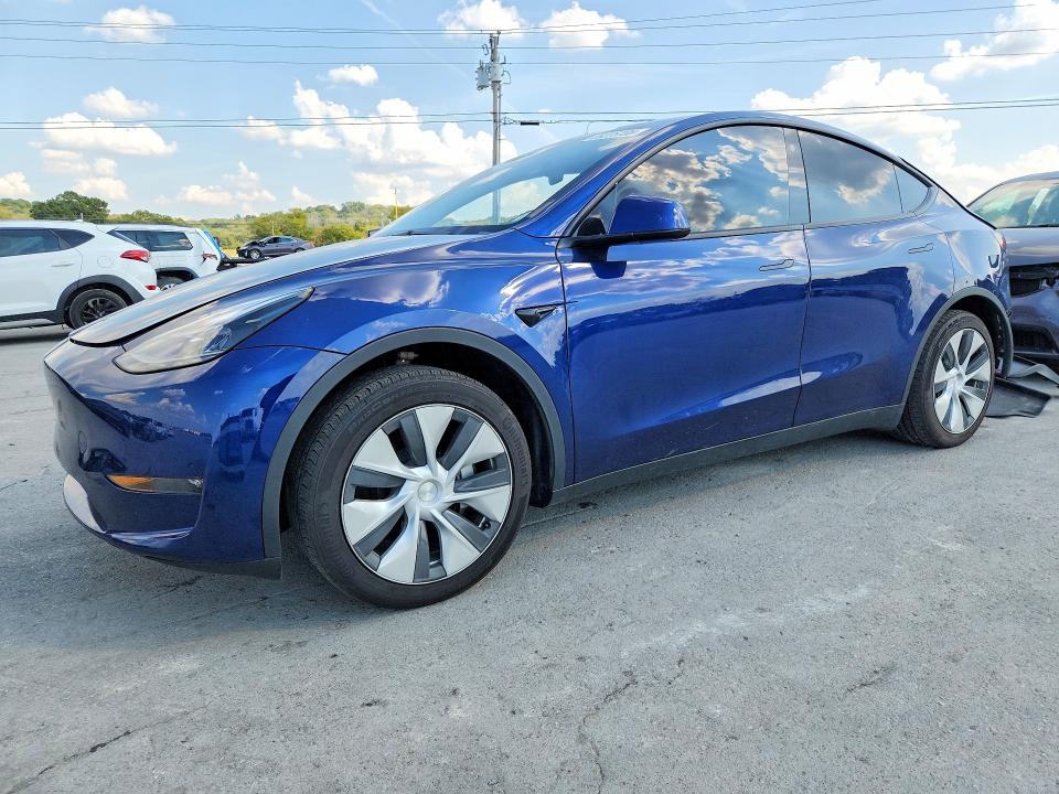 Auction sale of the 2023 Tesla Model Y, vin: 7SAYGAEEXPF775171, lot number: 69225706