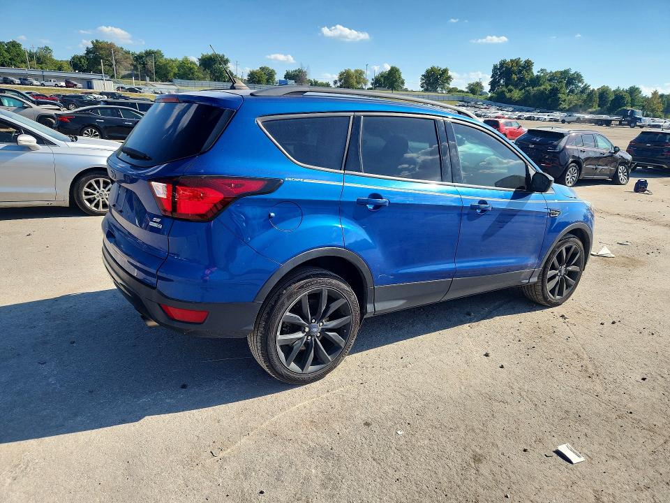 67091796 :رقم المزاد ، 1FMCU9GD9KUB60528 vin ، 2019 Ford Escape مزاد بيع
