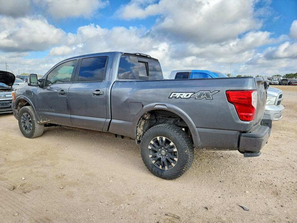 67334096 :رقم المزاد ، 1N6AA1F49JN521429 vin ، 2018 Nissan Titan Xd مزاد بيع