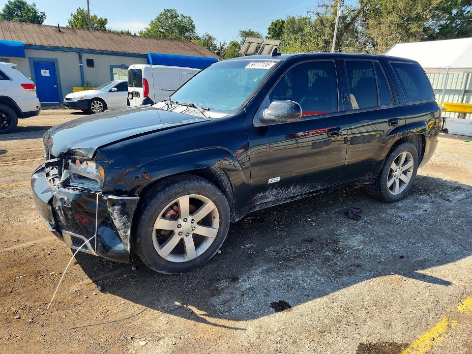 68777136 :رقم المزاد ، 1GNET13H272300147 vin ، 2007 Chevrolet Trailblazer مزاد بيع