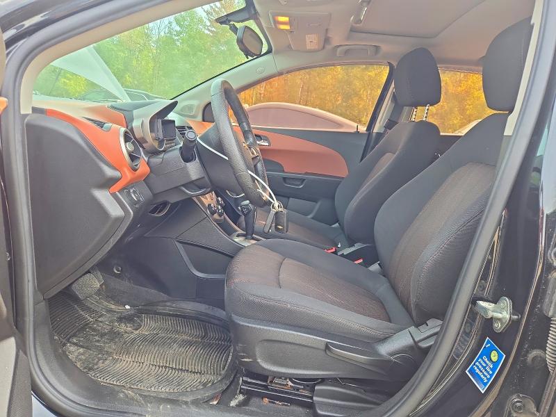 69871486 :رقم المزاد ، 1G1JC6SH1F4118120 vin ، 2015 Chevrolet Sonic مزاد بيع