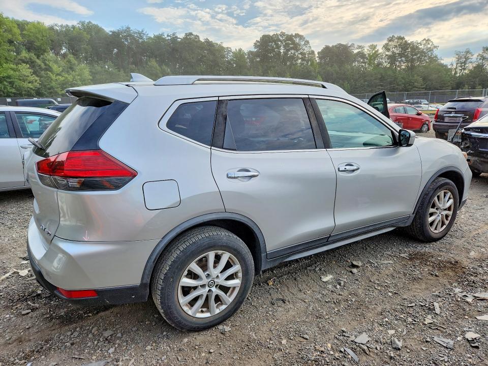 2017 Nissan Rogue მანქანა იყიდება აუქციონზე, vin: JN8AT2MV6HW255794, აუქციონის ნომერი: 67714336