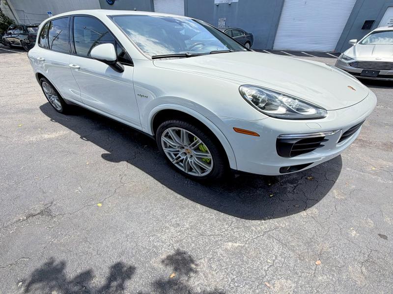 71175806 :رقم المزاد ، WP1AE2A26HLA70970 vin ، 2017 Porsche Cayenne مزاد بيع