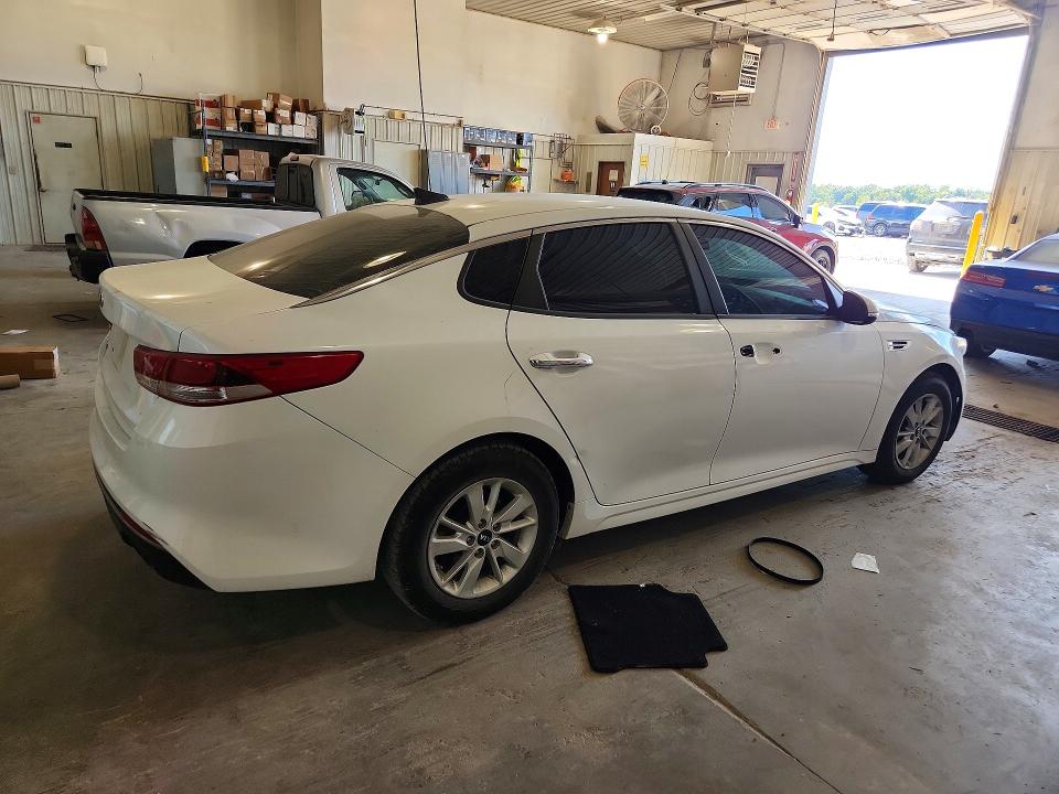 Продажа на аукционе авто 2017 Kia Optima, vin: 5XXGT4L38HG125471, номер лота: 67696886