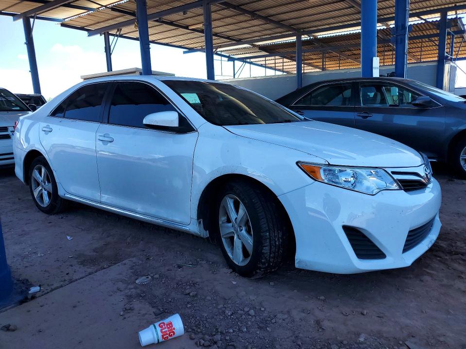 69621826 :رقم المزاد ، 4T1BF1FK3DU215937 vin ، 2013 Toyota Camry مزاد بيع