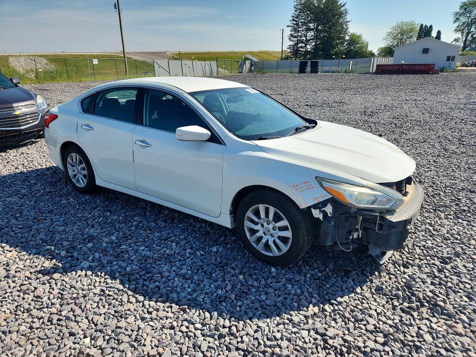 2017 Nissan Altima მანქანა იყიდება აუქციონზე, vin: 1N4AL3AP1HC177312, აუქციონის ნომერი: 67840416