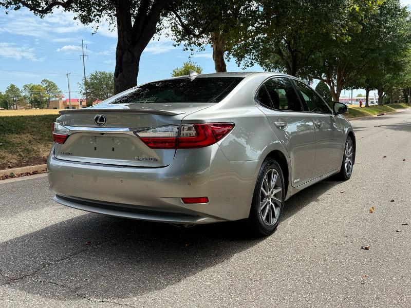 69247456 :رقم المزاد ، JTHBW1GG1J2177385         vin ، 2018 Lexus Es مزاد بيع